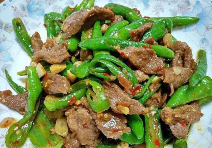 青椒和此物一起炒，排出毒素，长身体，气血足了，早食早受益