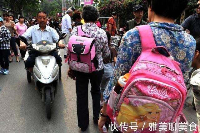 树苗|幼儿园超前教育的危害,孩子上二年级才真正爆发,能晚一年晚一年