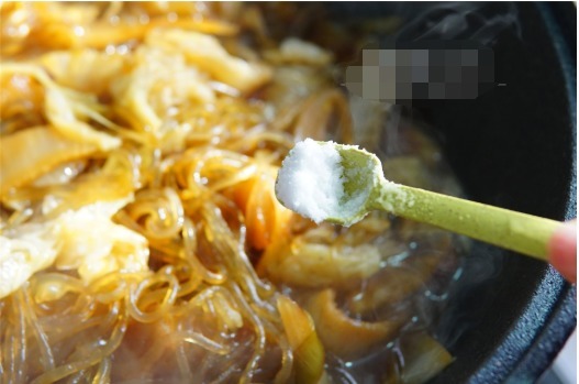 天寒地冻,晚餐就吃这锅菜,暖和又解馋,馒头杀手,一顿吃精光!