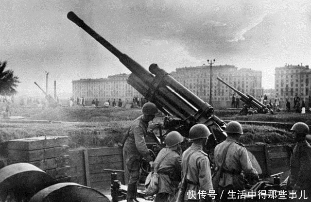 极端|苏联极端危险时,斯大林却敢于死守莫斯科,盲目自信还是胸有成竹