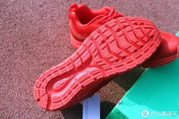 咕咚智能跑鞋10K Pro：带来科学与智能的跑步体验