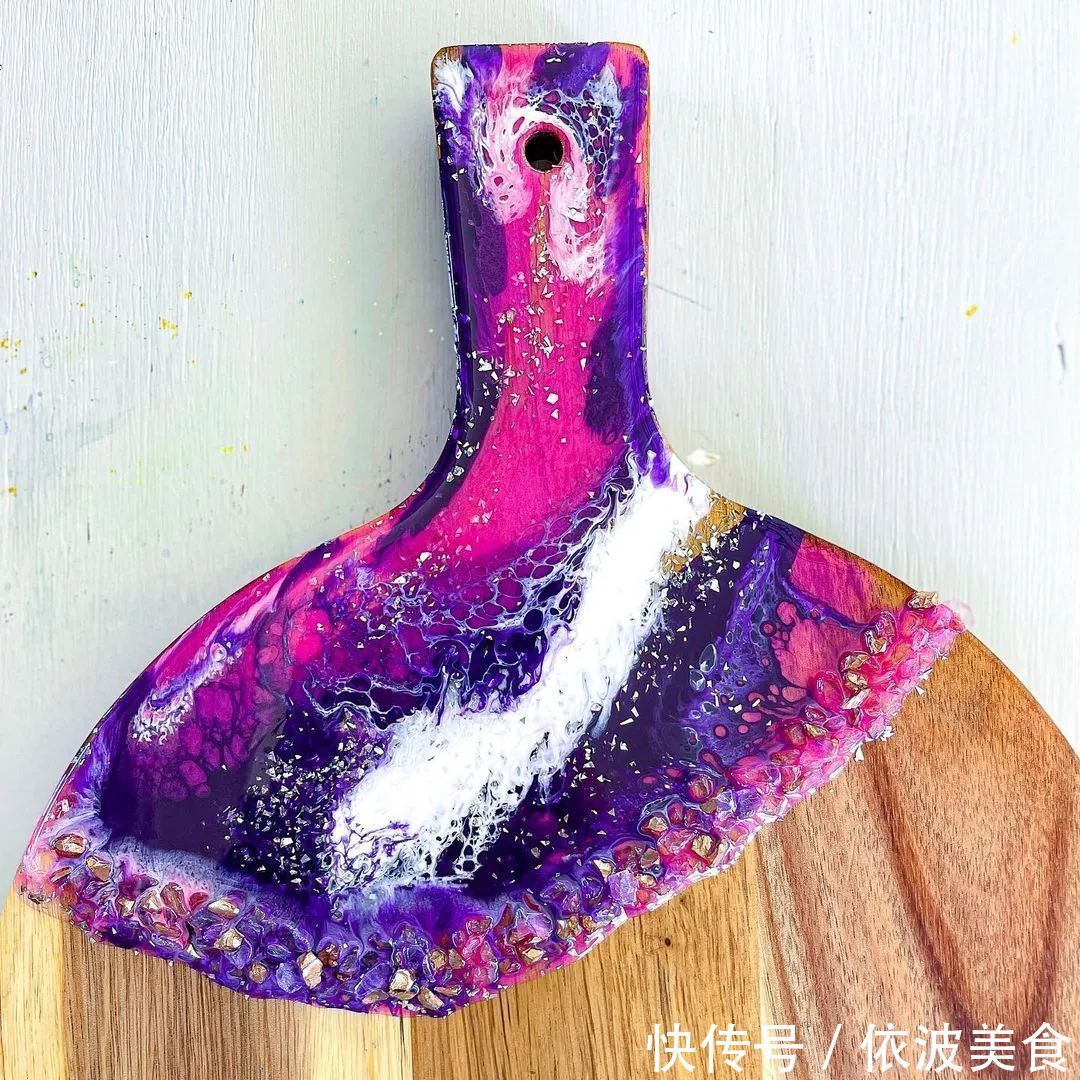 夏威夷&从没学过美术的她,用简单粗暴技法画画,让她成为了百万富豪