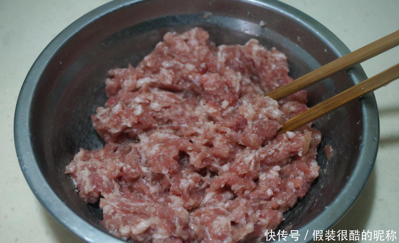 过年调饺子馅,懂得加“2样”,饺子做好喷香入味,咬一口流汁
