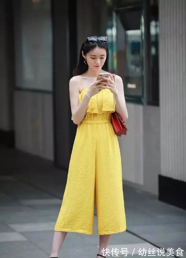 连衣裙 吊带连衣裙,黑色高跟鞋,紧身连衣裙,这些穿搭最显气质