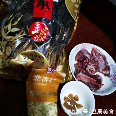 想要滋补养颜补气血,一定要喝一碗菜干骨头汤