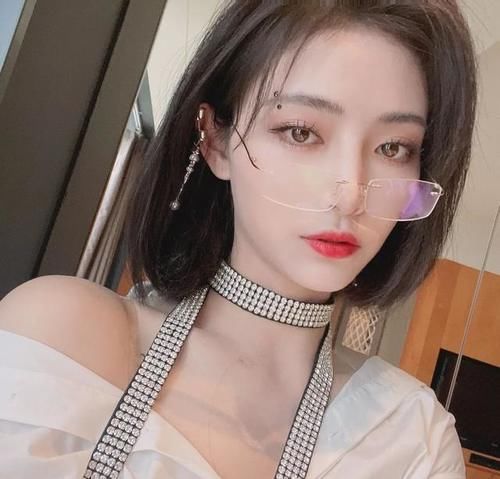 眼睛上有星星？Bling Bling的珠光眼影超级仙气！