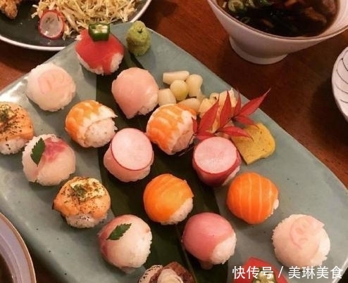 吃火锅|在老外眼中的“饺子国”,吃遍需要一两年?网友:我要吃火锅