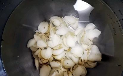 百合|煮绿豆汤时,绿豆不用泡水了,教你1招技巧,10分钟绿豆全开花