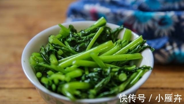 万物生长|好多人炒这菜放蒜又放葱，甚至加鸡精，大错特错，放这个炒才好吃