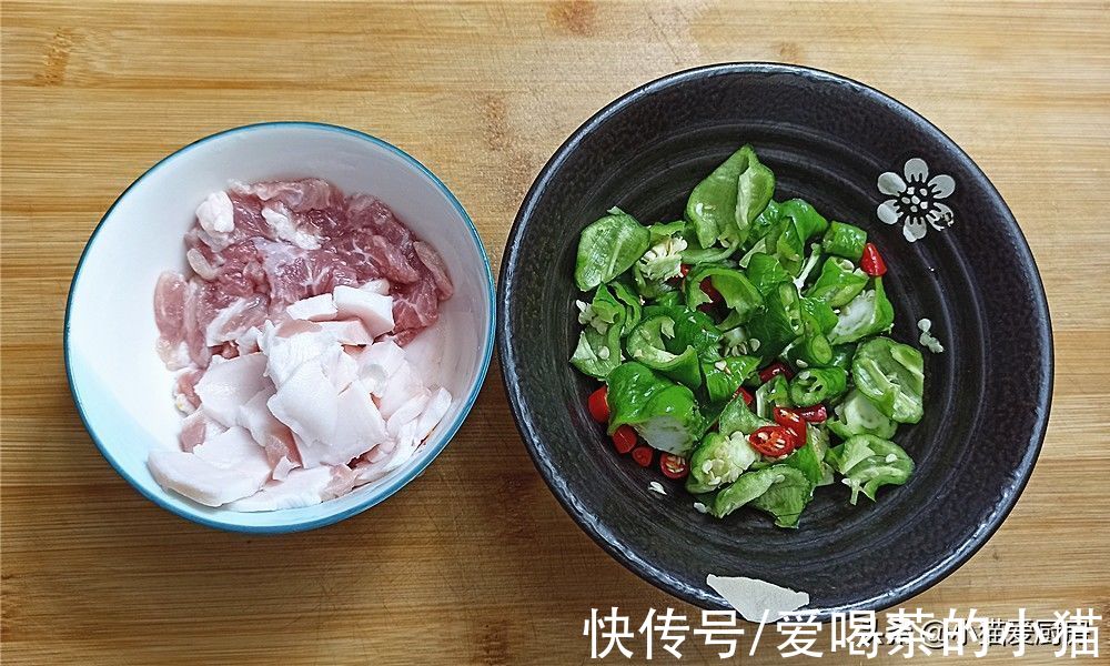 教你在家做干锅千页豆腐，香味浓郁，风味独特，一点都不比饭店差