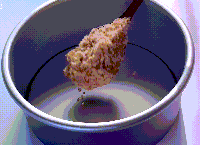 热牛奶|#我的养生日常-远离秋燥# ?抹茶慕斯蛋糕?