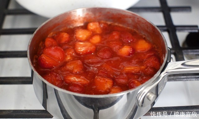 芝士|草莓芝士蛋糕加冰淇淋馅饼,好吃又美味,来看看吧