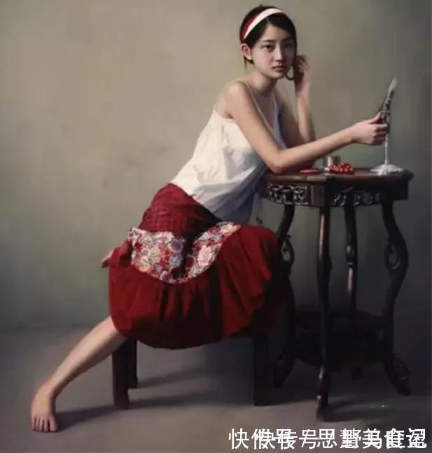 两个弗里达!以神态忧郁的女性形体油画,浅谈西方女艺术家揭示人性卑微的缘故