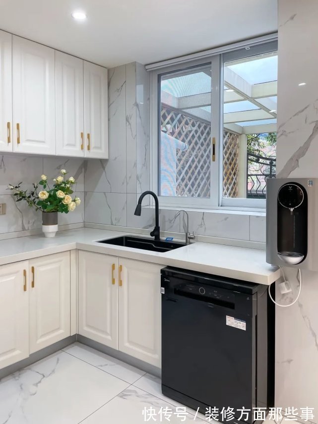 浅色系|148㎡复式轻奢设计,休闲区可以秒变家庭影院