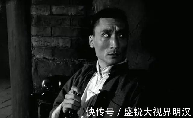言小朋#父亲京剧大师, 母亲30年代影星, 妻子当家花旦, 他却演了一辈子配角