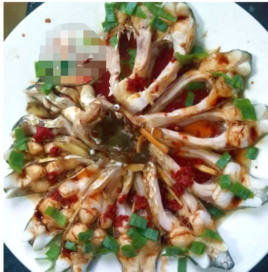 家人聚餐,这道家常蒸菜,蒸一蒸,8分钟上桌,鲜美到流口水