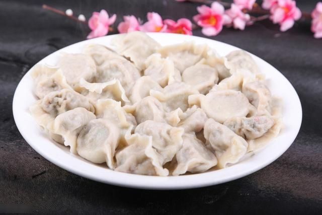 包萝卜饺子调馅有秘诀，牢记这几点，不腥没异味，鲜美多汁不出水
