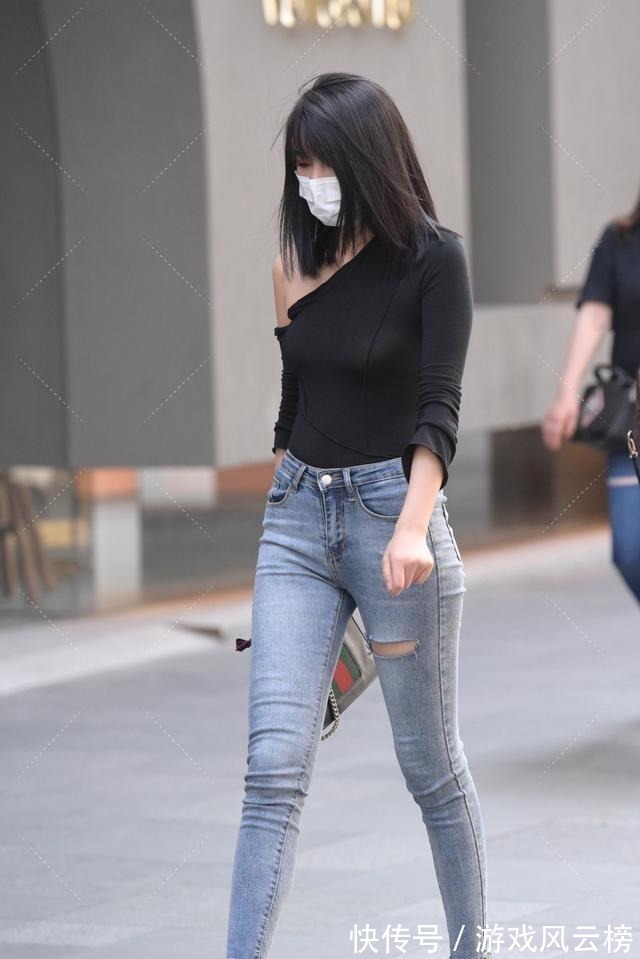 装扮 活力满满的打底裤装扮潇洒有气质，展现女人的娇美，时尚精致！