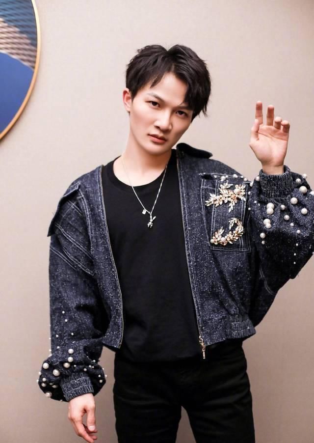 华晨宇 虽然才第三名,周深病娇风让人惊艳,完成两位歌后无法诠释的歌曲