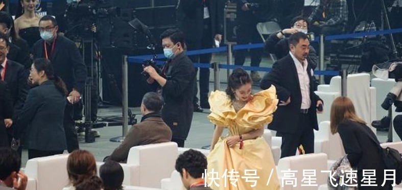 baby提及黄晓明满脸幸福,原来婚变是假,网友质疑演戏罢了