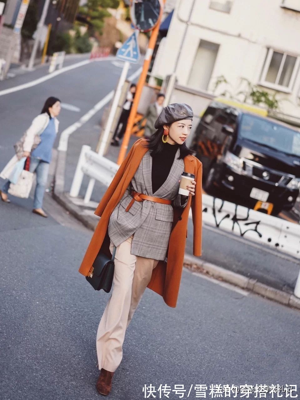 小蛮腰 今年火了一种穿法叫：“大衣+西装”，时尚保暖又高级，太有范了