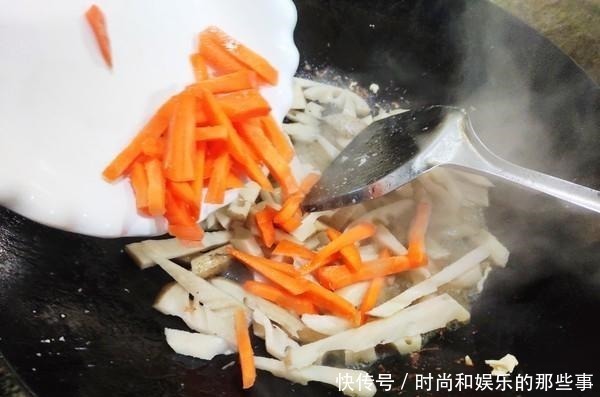 通气孔|这菜是“肠道推粪机”,润肠通便,隔天排空黑宿便,轻松又舒坦!