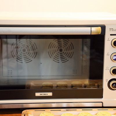 椰浆|椰蓉和抹茶红豆馅月饼