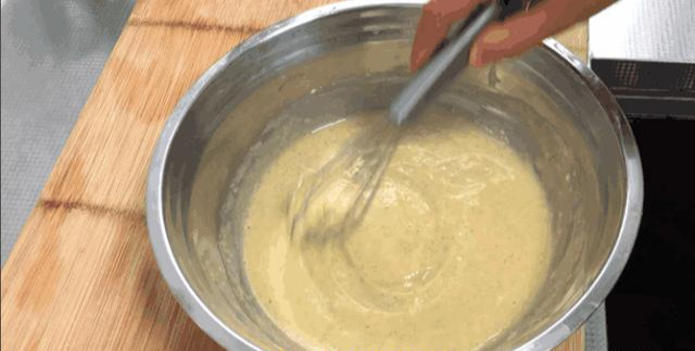 炸蘑菇,需不需要焯水?很多人错了,这样简单一做,比肉还香