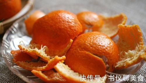 中老年人|橘皮泡脚,越泡越有!老人坚持用橘皮泡脚,10年的烦恼终于解决了