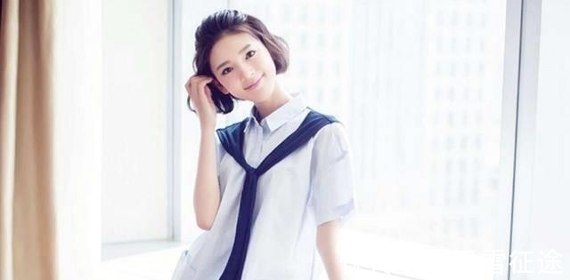 破洞牛仔裤|陈瑶的漫画腿太美了,短裤配高筒靴子超拉风,精致又帅气