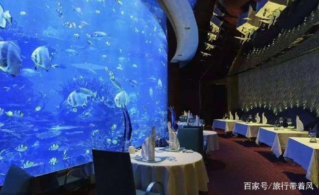 中年|全球第一家七星级酒店:住一晚最贵可花12万,可坐飞机到达酒店