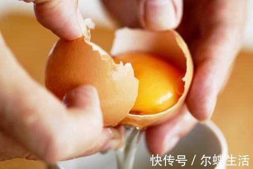 蛋黄|宝宝吃鸡蛋营养高?吃错了反而会影响健康,你别随便给宝宝吃鸡蛋
