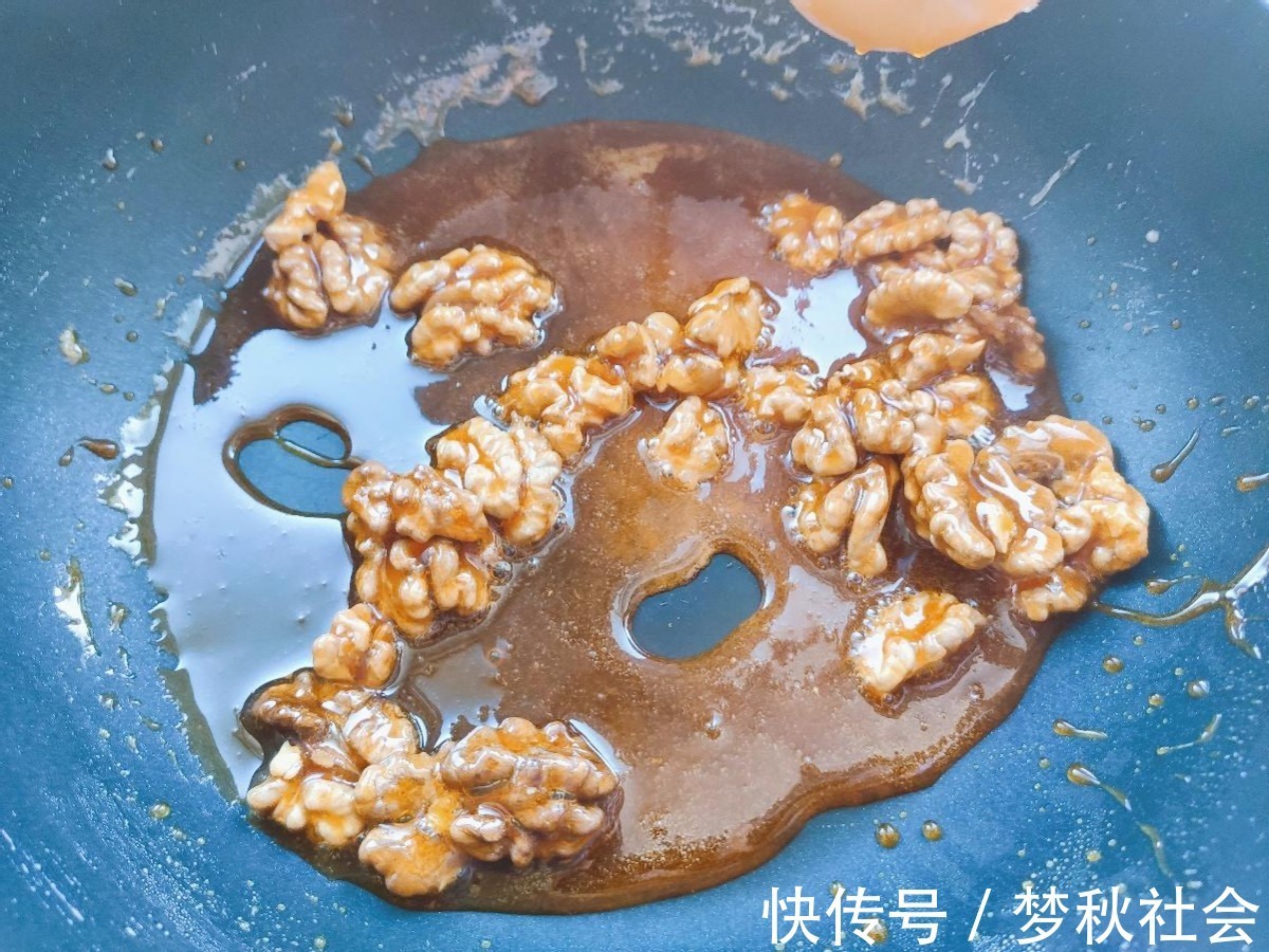 冰糖块|自制琥珀核桃,香甜酥脆,大人小孩都爱吃,比买的还好吃