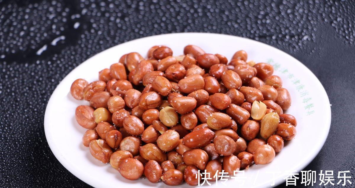 大厨|大厨透露，花生米先处理一下再炸，又香又脆还不会糊，新手也行