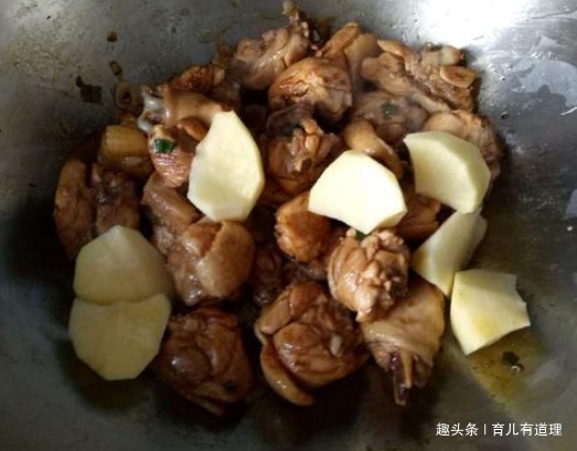 超级美味的下饭菜，好吃不油腻，做法也简单，我家隔三差五就要做