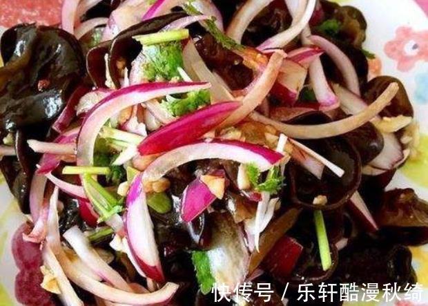 搅拌均匀|凉拌木耳如何做到香脆可口四川厨师长教你1招，好吃不过瘾