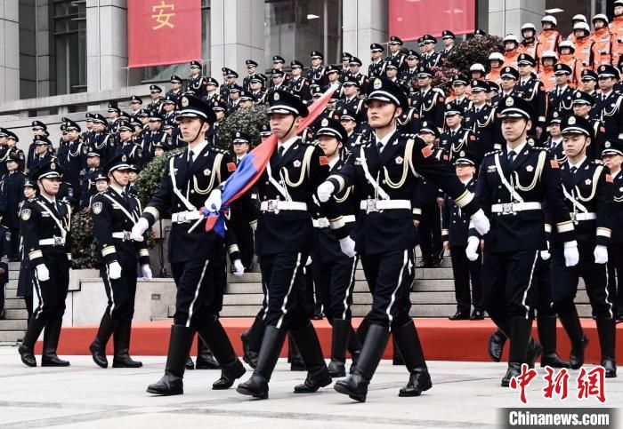 警务|上海公安民警在岗位上迎接2022年“中国人民警察节”