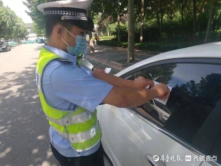 德州交警直属四大队开展违停整治,助力