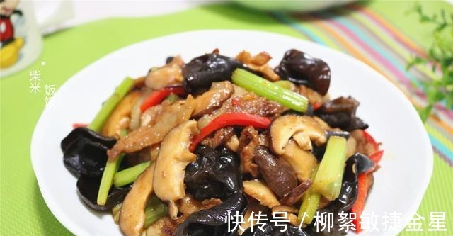 这道菜我家常做，5种食材一锅出，营养足味道好，做法还简单！