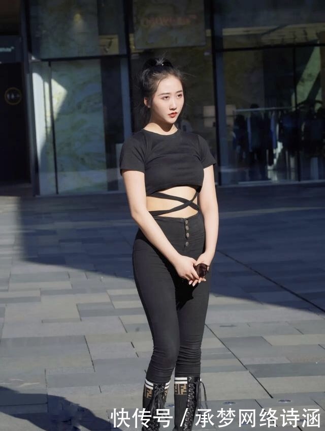 穿法|“抛弃”打底裤,用小黑裤来替代,体验一种前所未有的穿法!