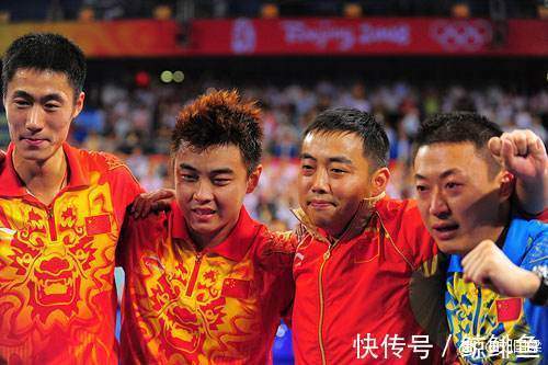 王励勤|珍藏!国乒三悍将让三面五星红旗同时升起,与刘国梁留下经典合影