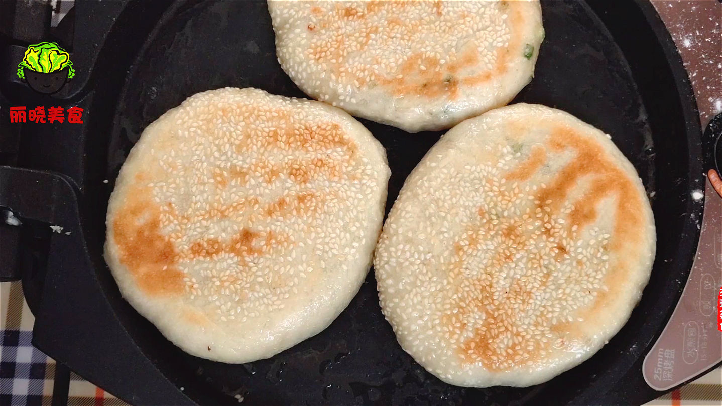 葱花饼|烙饼一定要软，别下手和面，教你凉了也不硬的葱花饼，真的太香了