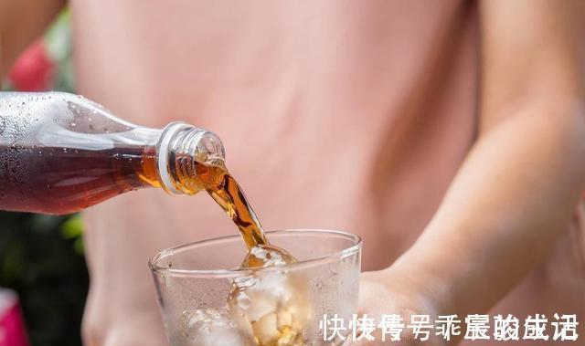 长高|初三男孩连续3年睡前喝奶,两年只长3公分,医生:愚昧毁了娃