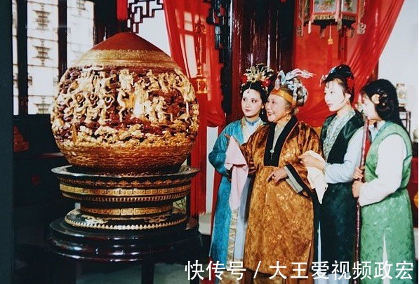 海关|《红楼梦》薛姨妈为何嫁给商人她的婚姻才是真正的“金玉良缘”