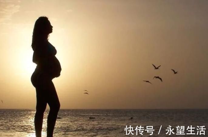 双胞胎|双胞胎在妈妈肚子里,一个胎动频繁,一个不动,出生后妈妈乐了