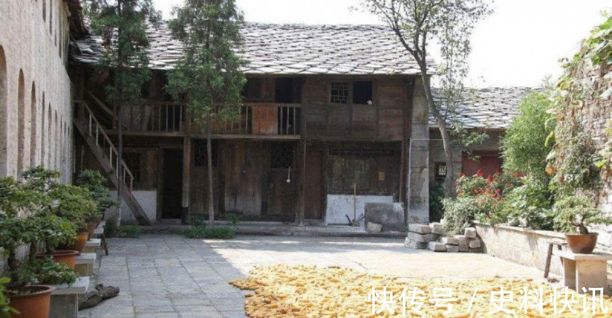 农村没人住的小平房，8万块钱就能买下来，拿来养花正好