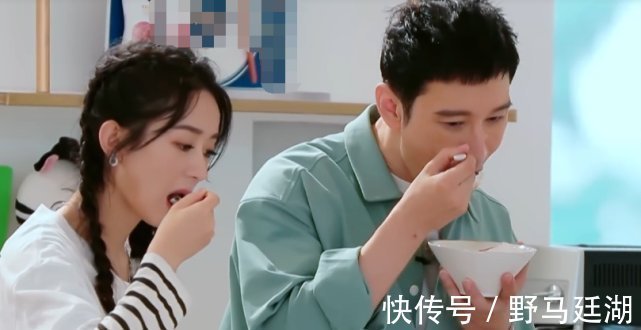 趙麗穎自己學(xué)習(xí)做冰沙,誰注意她手里用的碗這顧客還怎么敢來