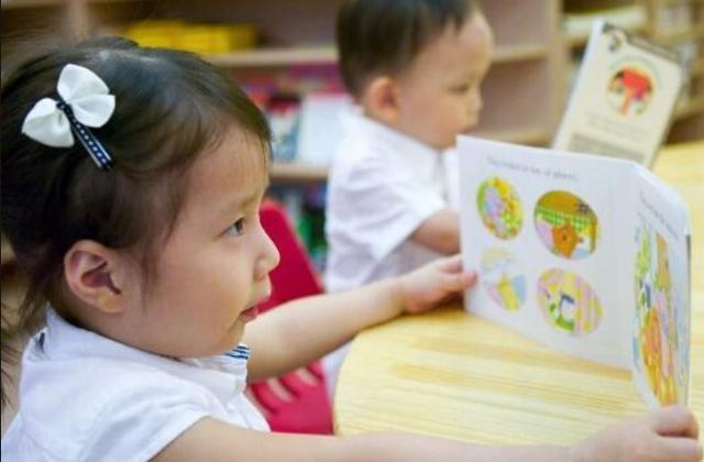 小宝|幼儿超前认字的危害，等孩子上二年级才真正爆发，能晚一年晚一年