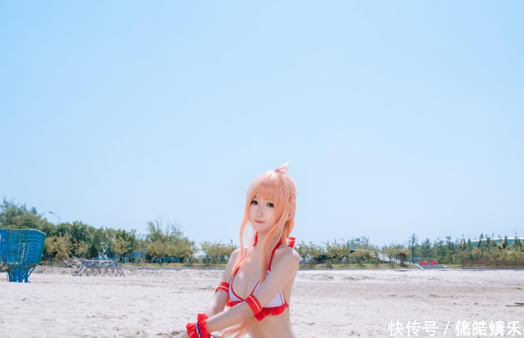 最爱的亚丝娜与她的泳装cosplay，让人怀念起夏天的味道