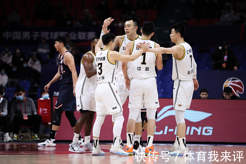 領(lǐng)先優(yōu)勢|19分5籃板！208CM高塔展現(xiàn)價值，無愧楊鳴信任，成遼寧男籃第六人